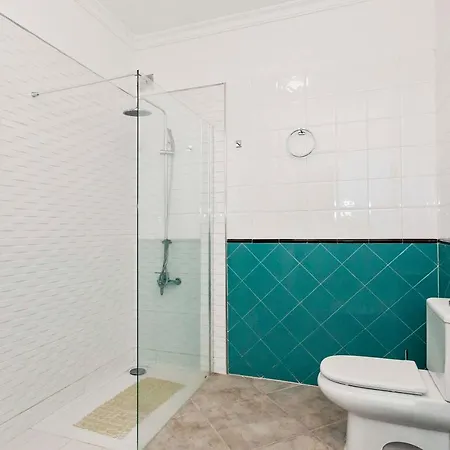 La - Sara Vacation Apartament