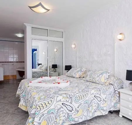 La - Sara Vacation Apartment